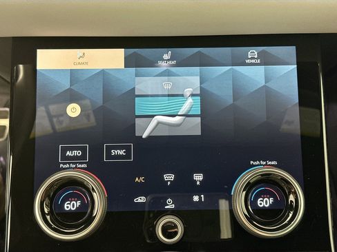 Used 2021 Land Rover Range Rover Evoque R-Dynamic SE image 16