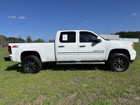 Used 2013 GMC Sierra 2500 Denali w/ Suspension Package, Off-Road image 4