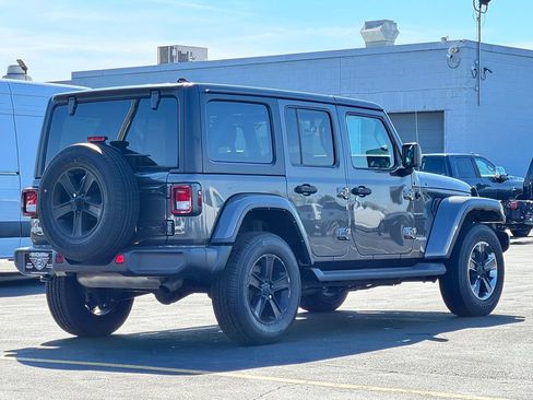 Used 2022 Jeep Wrangler Unlimited Sahara image 7