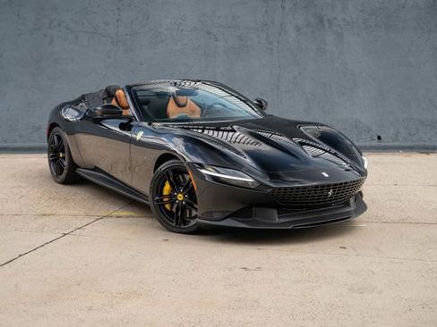Used 2025 Ferrari Roma Spider image 1