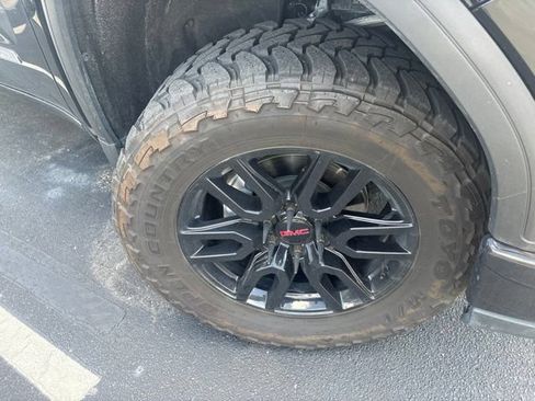 Used 2024 GMC Sierra 1500 Elevation w/ LPO, Elevation Black Package AWD/4WD image 4