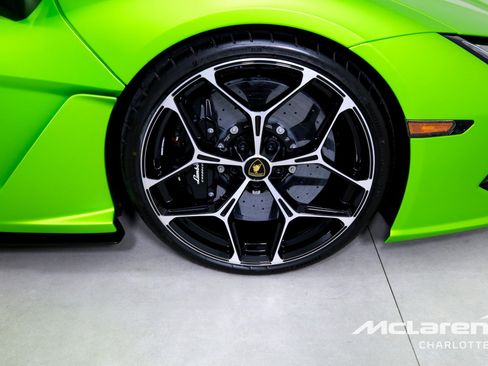 Used 2024 Lamborghini Revuelto AWD/4WD image 28