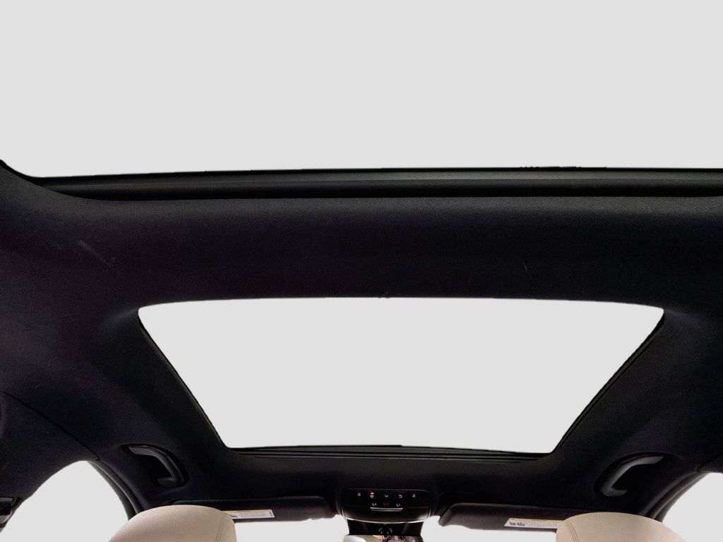 Used 2018 Mercedes-Benz E 300 4MATIC image 23