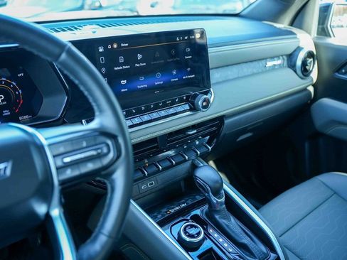 Used 2025 Chevrolet Colorado ZR2 w/ Midnight Edition image 30