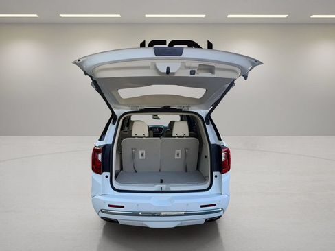 Used 2023 GMC Acadia Denali AWD/4WD image 20