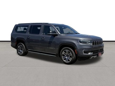 Used 2024 Jeep Wagoneer L Series II w/ Flexible Seating Group AWD/4WD image 3