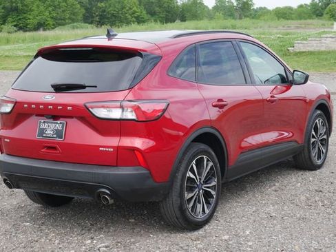 Used 2022 Ford Escape SE w/ SE Sport Appearance Package AWD/4WD image 12