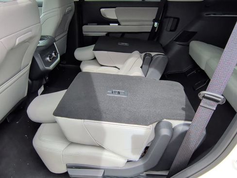 New 2027 Ford Expedition Active RWD image 37
