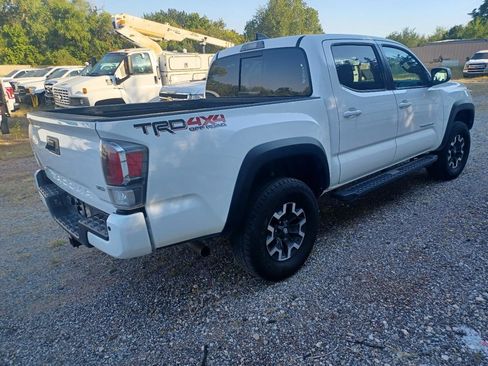 Used 2021 Toyota Tacoma TRD Off-Road w/ Technology Package AWD/4WD image 5