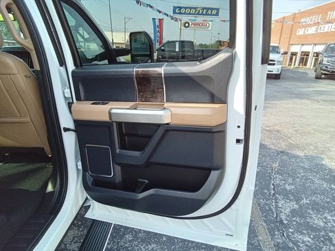 Used 2022 Ford F350 Lariat w/ Tremor Off-Road Package AWD/4WD image 7