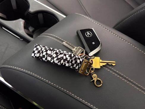 Used 2025 Acura RDX SH-AWD image 30