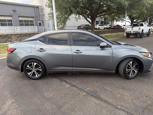 Used 2021 Nissan Sentra SV image 2
