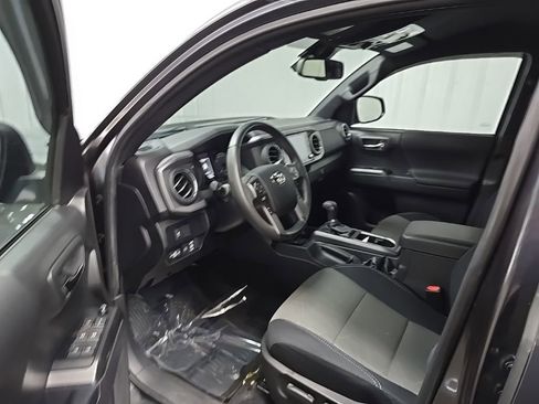 Used 2022 Toyota Tacoma TRD Off-Road image 28