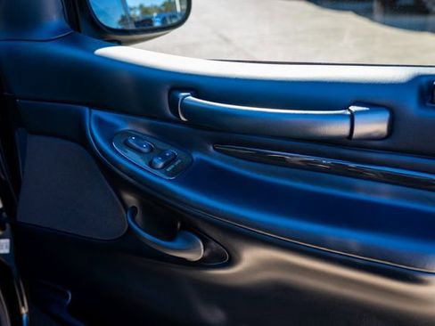 Used 2002 Lincoln Blackwood image 21