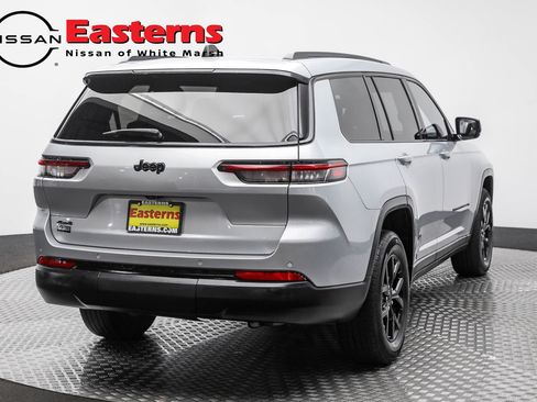 Used 2024 Jeep Grand Cherokee L Laredo image 5