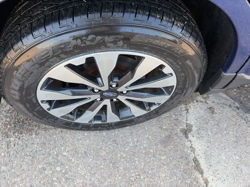 Used 2017 Subaru Outback 2.5i Limited image 10