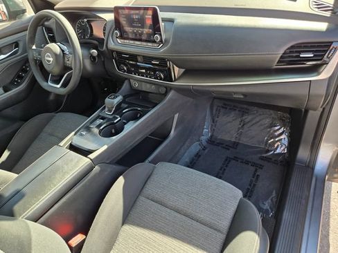 Used 2023 Nissan Rogue SV FWD image 21