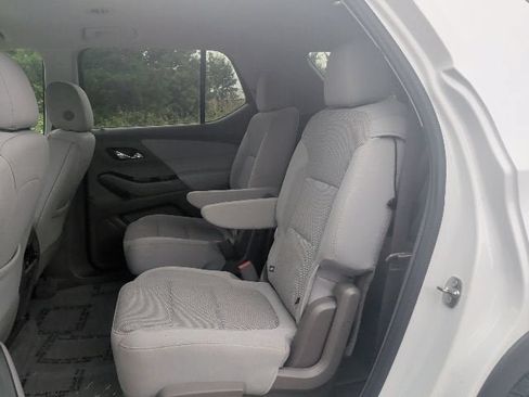 Used 2019 Chevrolet Traverse LT FWD image 16