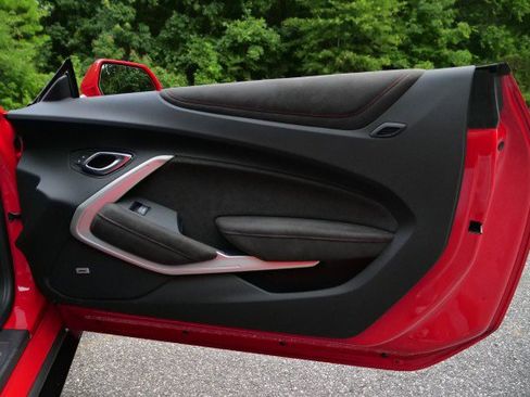 Used 2022 Chevrolet Camaro ZL1 RWD image 28