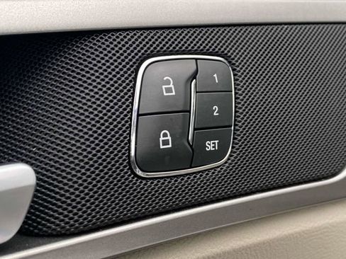 Used 2020 Ford Fusion SEL image 22