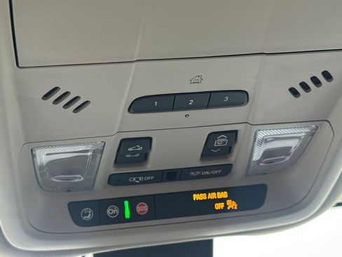 Used 2023 GMC Terrain Denali w/ Denali Premium Package image 23