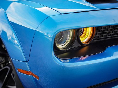 Used 2019 Dodge Challenger SRT Hellcat Redeye image 6