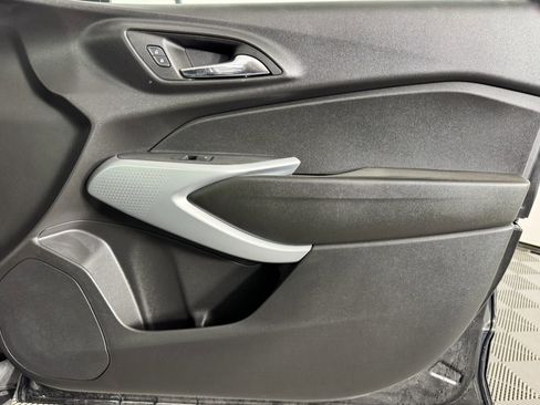 Used 2024 Chevrolet Trax LS w/ Driver Confidence Package image 38