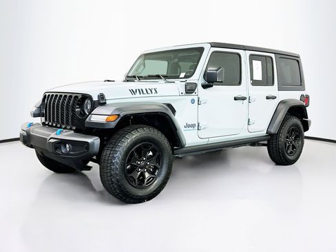 Used 2023 Jeep Wrangler Unlimited image 3