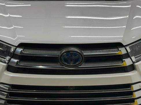 Used 2018 Toyota Highlander Limited Platinum AWD/4WD image 5