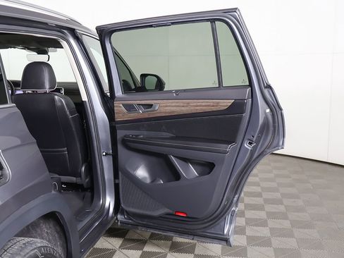 Used 2024 Volkswagen Atlas SEL Premium R-Line AWD/4WD image 28