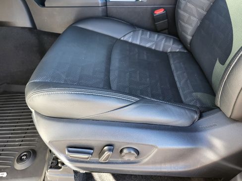 Used 2024 Toyota Tacoma TRD Off-Road w/ TRD Off Road Premium Package image 11