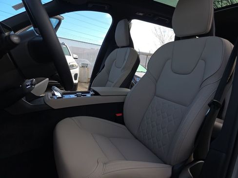 New 2026 Volvo XC90 B6 Plus w/ Protection Package Premier image 24