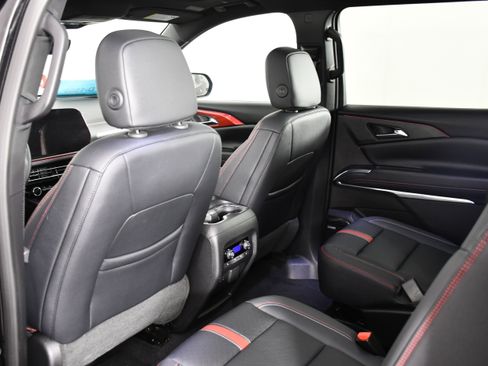 Used 2026 Chevrolet Traverse RS image 29