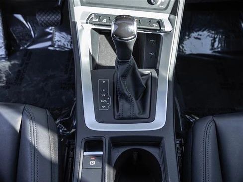 Used 2025 Audi Q3 2.0T Premium image 19