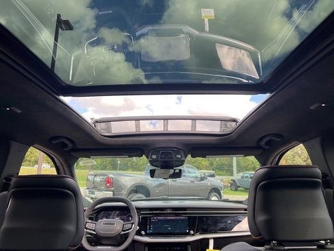 New 2025 Jeep Wagoneer S Launch Edition image 36