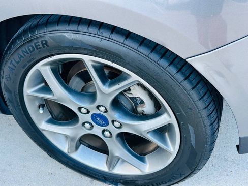 Used 2013 Ford Focus SE FWD image 25
