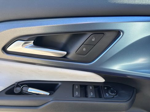 New 2026 Chevrolet Equinox EV LT image 16