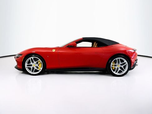 Certified 2025 Ferrari Roma Spider RWD image 4