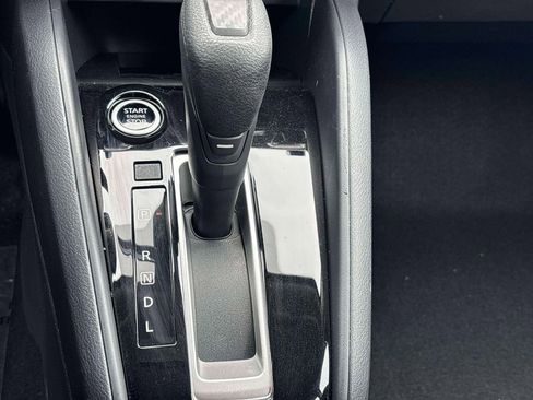 Used 2025 Nissan Versa SV w/ Trunk Package image 25