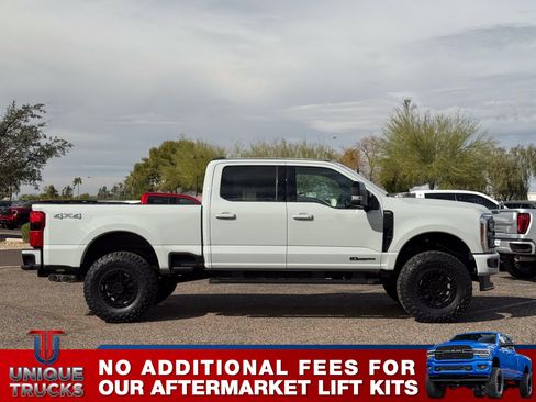 Used 2025 Ford F350 Lariat w/ Black Appearance Package image 4