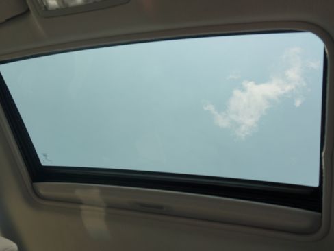 Used 2010 Toyota Camry LE FWD image 16