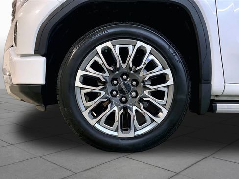 Used 2024 GMC Sierra 1500 Denali Ultimate AWD/4WD image 10