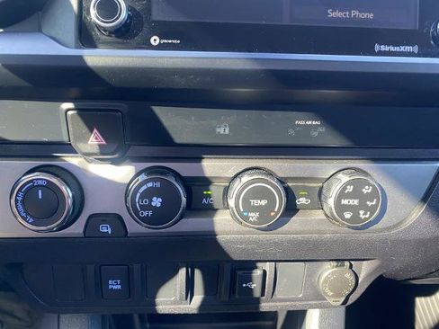 Used 2020 Toyota Tacoma SR image 22