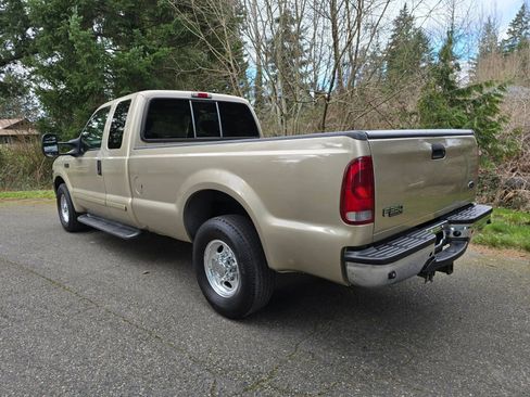Used 2001 Ford F350 2WD SuperCab Super Duty image 3