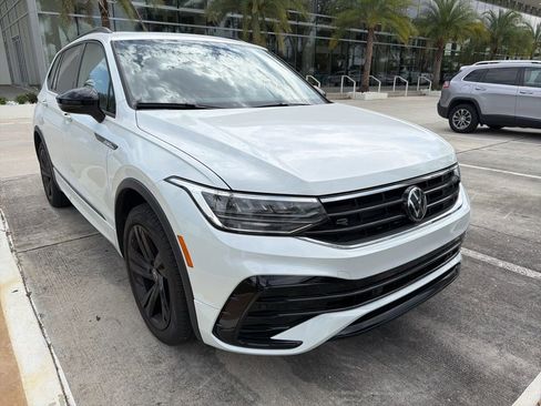 Used 2024 Volkswagen Tiguan SE R-Line FWD image 5