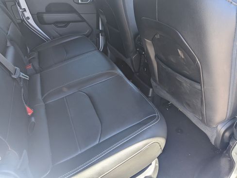 Used 2023 Jeep Wrangler Unlimited Sahara AWD/4WD image 14