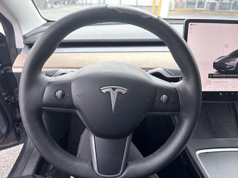 Used 2023 Tesla Model 3 Standard Range image 9