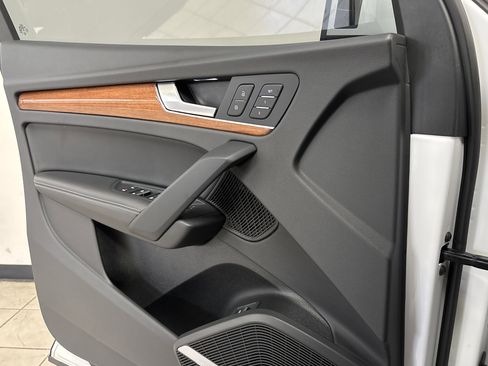 Used 2023 Audi Q5 2.0T Premium Plus w/ Premium Plus Package image 9