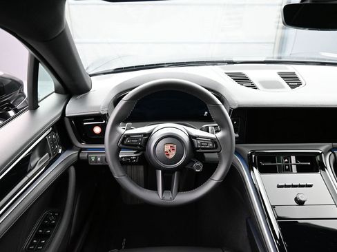 New 2026 Porsche Panamera 4 image 18