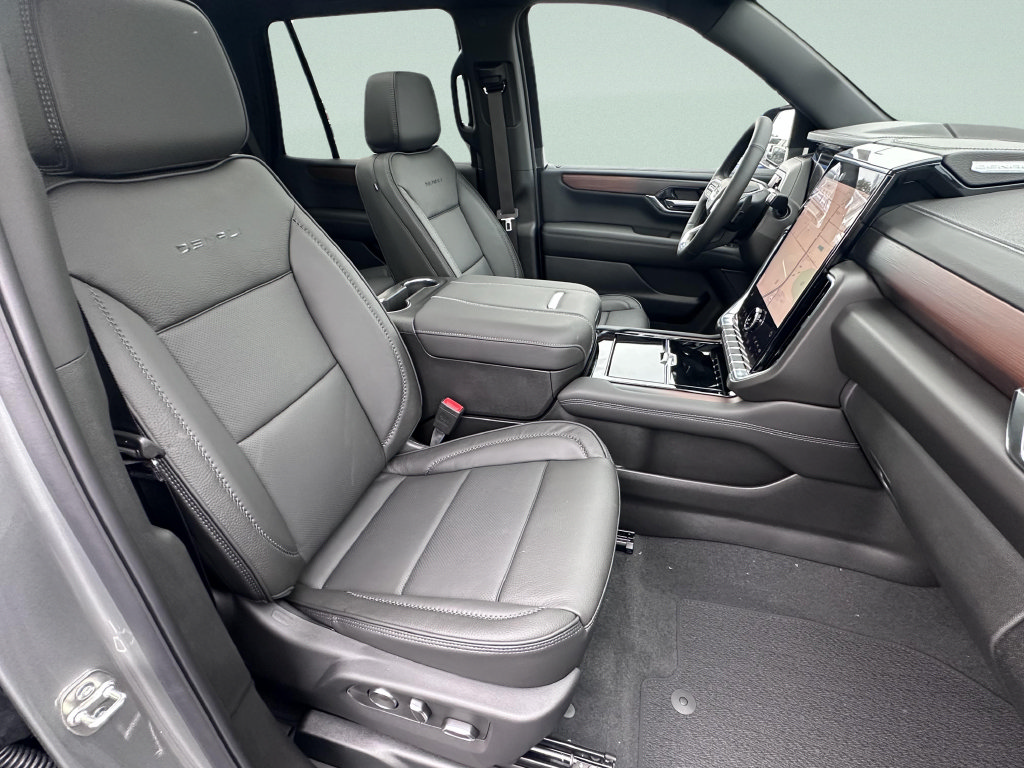 New 2026 GMC Yukon Denali w/ Sun & Power Step Package AWD/4WD image 21